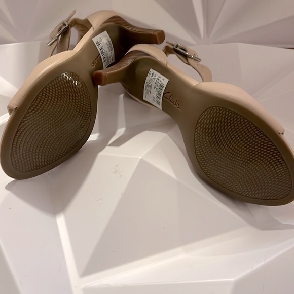 NWOT Clarks Laureti Star Sandals - Picture 4 of 5